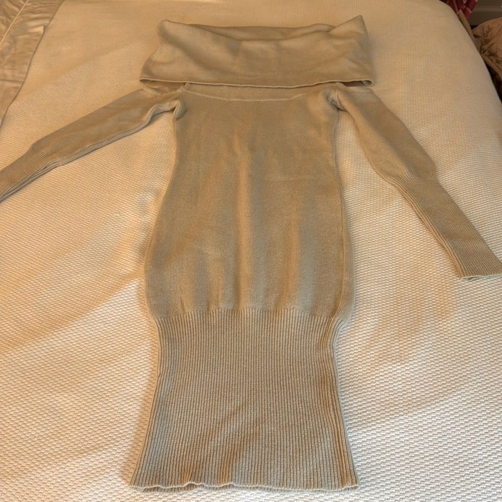 Flavio Castellani Wool & Cashmere Sweater Dress in Beige. Size 40 IT (4 US)